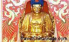 A gilded statue of Sakyamuni in the Huating Temple