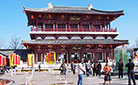 The exquisite Yu Yuan Gate of the Tang Paradise in Xi'an, also known as the West Gate.