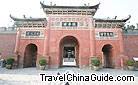 Duanmen Gate: This is the main gate to the temple, which was built with bricks and gable roof, single eave projecting and bracket set